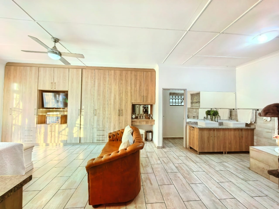 5 Bedroom Property for Sale in Sasolburg Ext 4 Free State